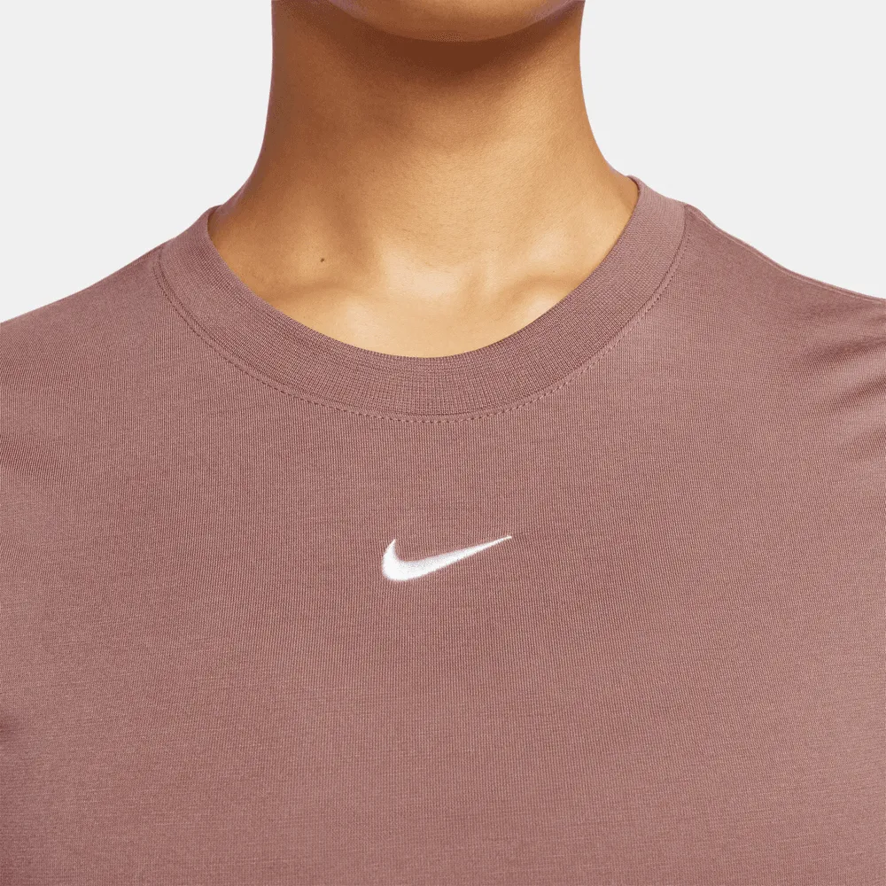 Camiseta Nike Sportswear Essential de Mujer