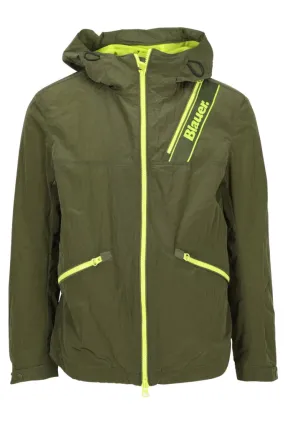 Chaqueta verde militar con capucha y detalles verde lima