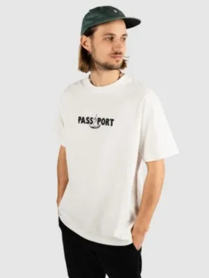 Pass Port Featherweight Embroidery Camiseta